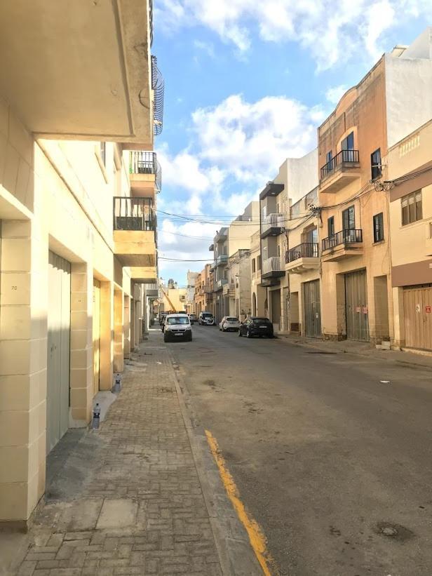 Luqa Apartment - 5 Mins From Airport Екстер'єр фото
