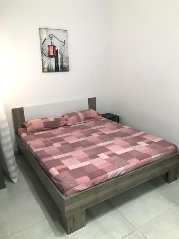 Luqa Apartment - 5 Mins From Airport Екстер'єр фото